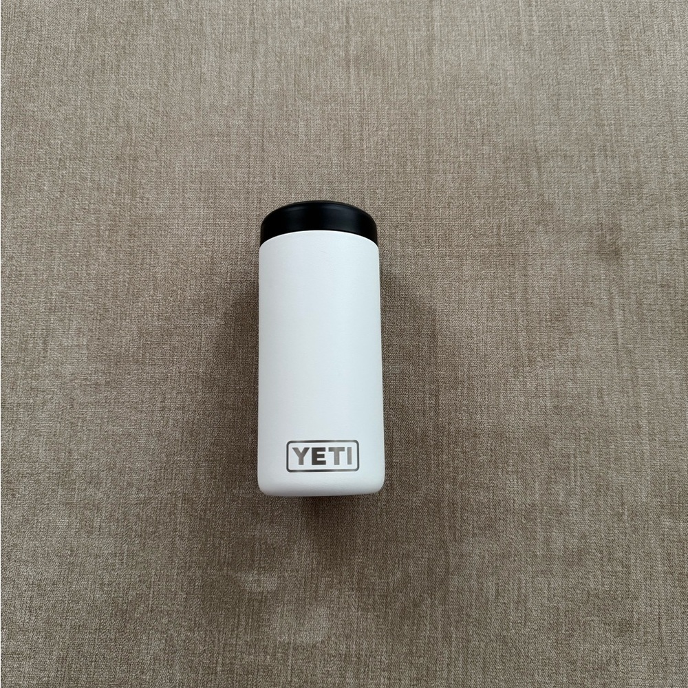 Like new yeti 12oz slim can cooler